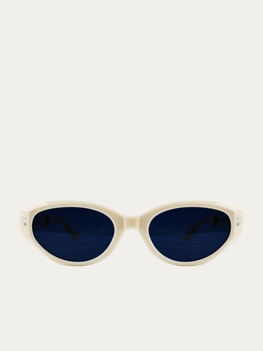 Bayonetta Fold in White
