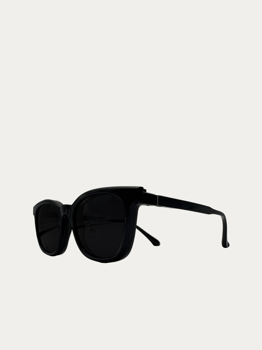Daya in Gloss Black