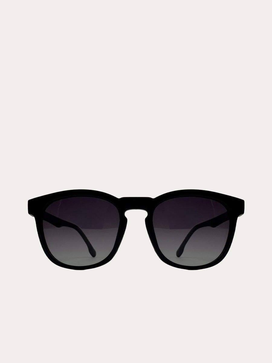 Dillon in Matte Black